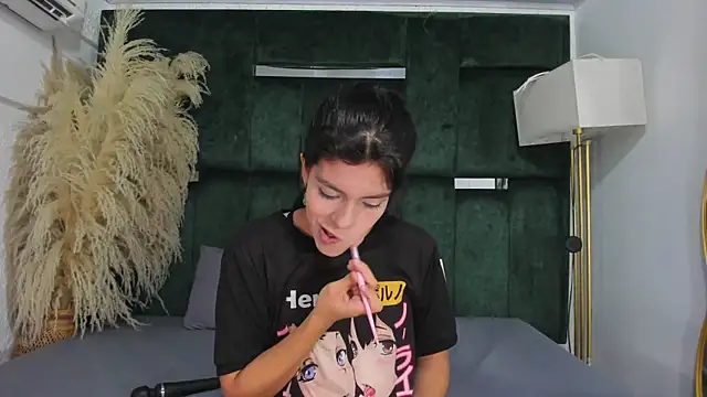 Snapshot of Misaki_Kai chatting on 11.14.25 Misaki Kai online show from 11.14.25