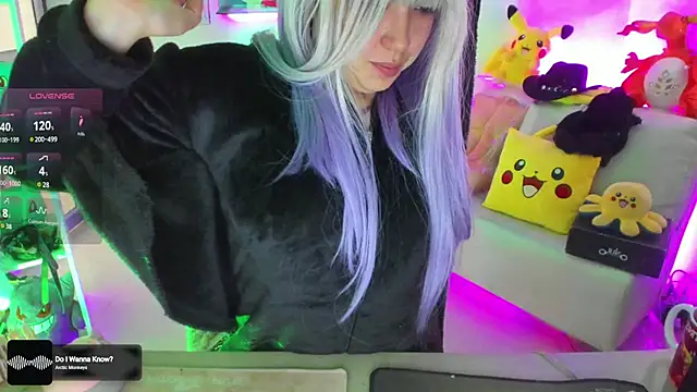 Snapshot of melody_neko777 chatting on 10.01.25 melody neko777 online show from 10.01.25