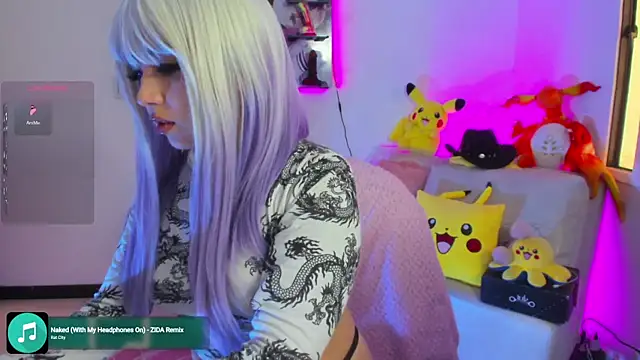 Snapshot of melody_neko777 chatting on 10.06.25 melody neko777 online show from 10.06.25