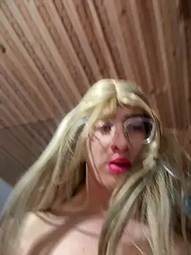 Snapshot of NICOLLE__12 chatting on 01.18.26 NICOLLE 12 online show from 01.18.26