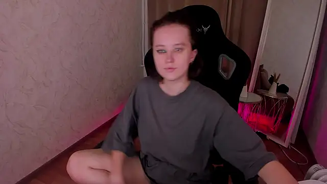 Violet Ferguson online show from 11.07.25