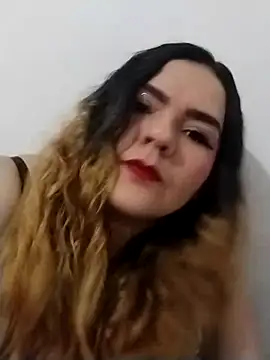 Snapshot of coral_marley chatting on 10.18.25 coral marley online show from 10.18.25