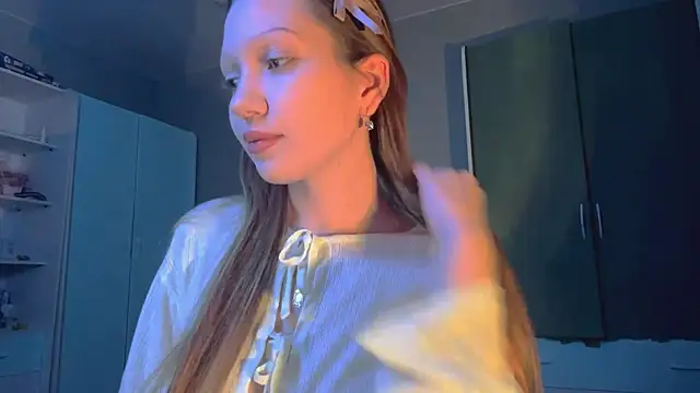 Snapshot of EmiIyKitty chatting on 10.05.25 EmiIyKitty online show from 10.05.25