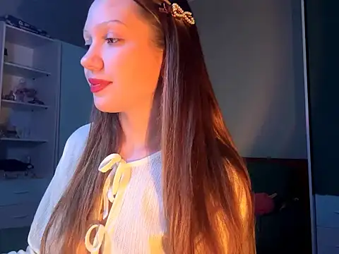 Snapshot of EmiIyKitty chatting on 10.12.25 EmiIyKitty online show from 10.12.25