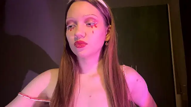 Snapshot of EmiIyKitty chatting on 10.30.25 EmiIyKitty online show from 10.30.25