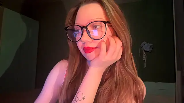 Snapshot of EmiIyKitty chatting on 11.01.25 EmiIyKitty online show from 11.01.25