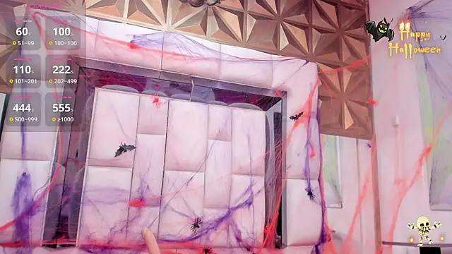 Snapshot of violet_milleer chatting on 10.29.25 violet milleer online show from 10.29.25