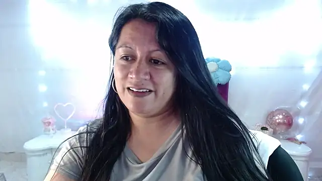 SaharaJohson online show from 10.10.25