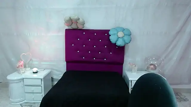 SaharaJohson online show from 11.08.25