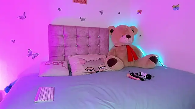 Lia Roses3x online show from 12.04.25