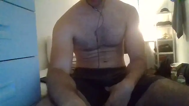 Snapshot of alexhuged chatting on 06.14.26 alexhuged online show from 06.14.26