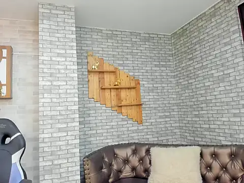 Snapshot of Alisonn_Doll chatting on 11.05.25 Alisonn Doll online show from 11.05.25