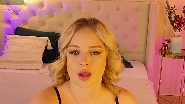 Snapshot of EllyLinn chatting on 01.17.26 EllyLinn online show from 01.17.26