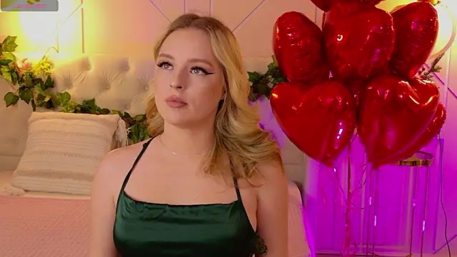 Snapshot of EllyLinn chatting on 02.12.26 EllyLinn online show from 02.12.26