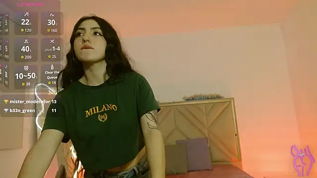 Snapshot of Ixchel_tay chatting on 10.04.25 Ixchel tay online show from 10.04.25