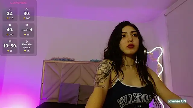 Snapshot of Ixchel_tay chatting on 10.13.25 Ixchel tay online show from 10.13.25