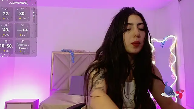 Snapshot of Ixchel_tay chatting on 10.21.25 Ixchel tay online show from 10.21.25