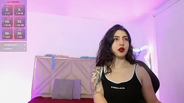 Snapshot of Ixchel_tay chatting on 10.28.25 Ixchel tay online show from 10.28.25