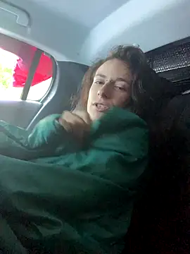 Snapshot of GoldenPussy1329 chatting on 11.09.25 GoldenPussy1329 online show from 11.09.25