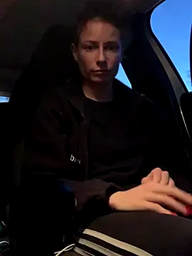 Snapshot of GoldenPussy1329 chatting on 11.10.25 GoldenPussy1329 online show from 11.10.25