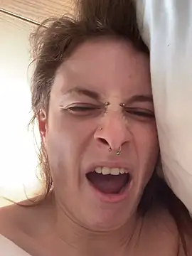 GoldenPussy1329 online show from 02.22.26