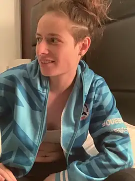 GoldenPussy1329 online show from 03.08.26