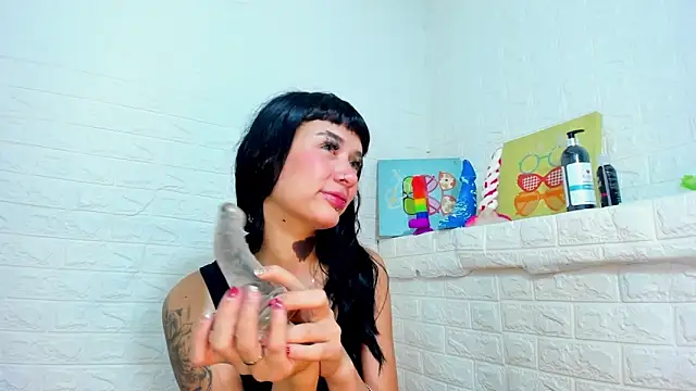 MelanyHarrysHH online show from 10.13.25