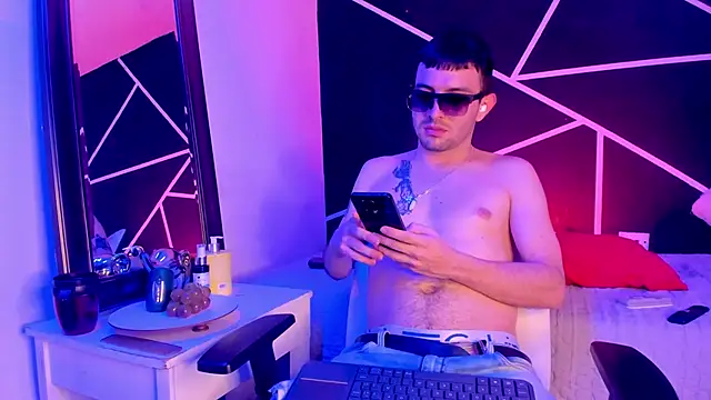 VynnyBlacke  online show from 11.22.25