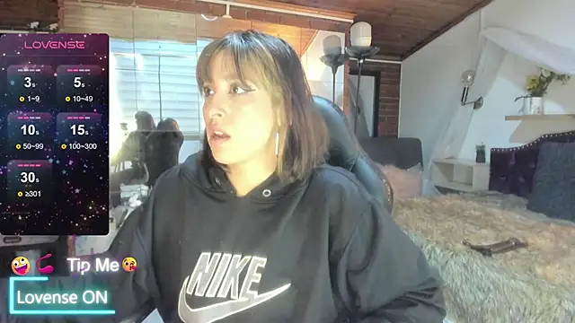 sophialyh 1 online show from 04.13.26