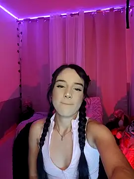 Snapshot of tamara_vald chatting on 10.16.25 tamara vald online show from 10.16.25