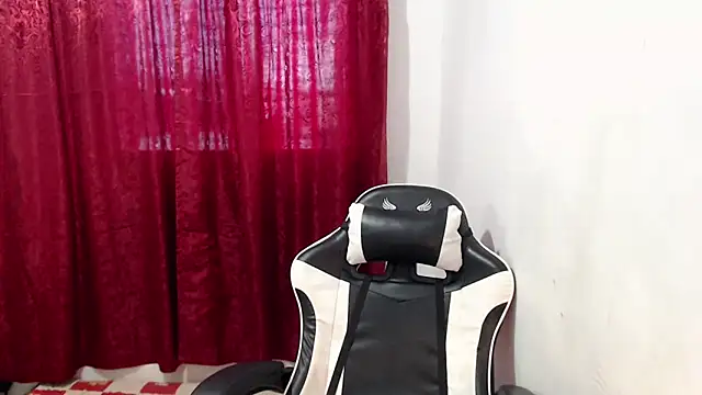 Snapshot of Teamo_kiara chatting on 10.30.25 Teamo kiara online show from 10.30.25