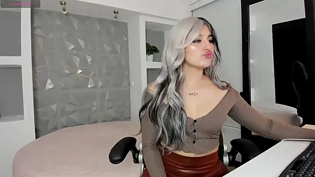 Snapshot of Maya_Rivers chatting on 10.02.25 Maya Rivers online show from 10.02.25