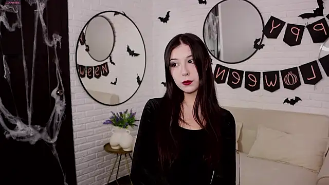 Snapshot of Azaliya_Haze chatting on 10.31.25 Azaliya Haze online show from 10.31.25