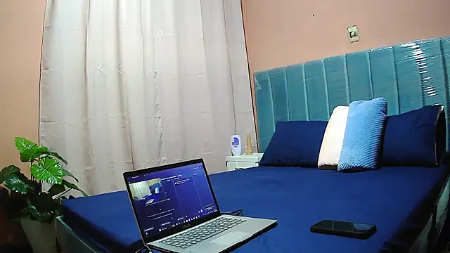 Snapshot of MissAsly chatting on 10.16.25 MissAsly online show from 10.16.25