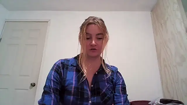 Snapshot of vagimosa chatting on 10.21.25 vagimosa online show from 10.21.25