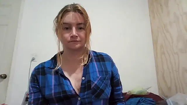 Snapshot of vagimosa chatting on 10.22.25 vagimosa online show from 10.22.25