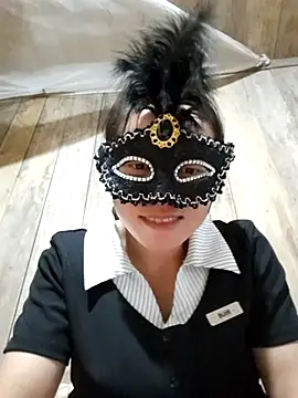 Snapshot of Tuyet_xx chatting on 10.02.25 Tuyet xx online show from 10.02.25