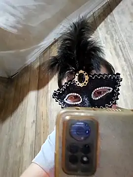 Snapshot of Tuyet_xx chatting on 10.03.25 Tuyet xx online show from 10.03.25