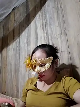 Snapshot of Tuyet_xx chatting on 10.22.25 Tuyet xx online show from 10.22.25