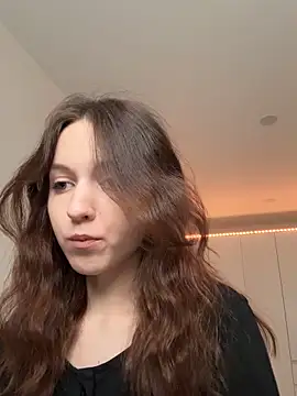 Snapshot of monnymoon chatting on 10.12.25 monnymoon online show from 10.12.25