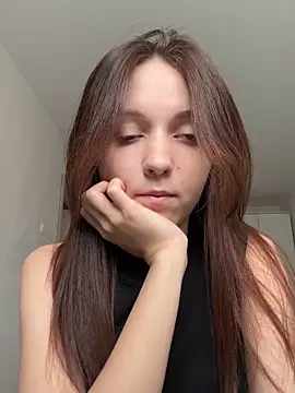 Snapshot of monnymoon chatting on 10.13.25 monnymoon online show from 10.13.25