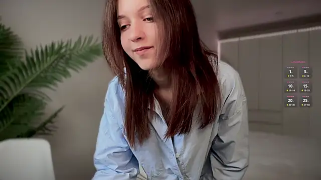 Snapshot of monnymoon chatting on 10.16.25 monnymoon online show from 10.16.25