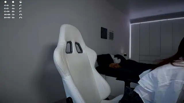 Snapshot of monnymoon chatting on 11.13.25 monnymoon online show from 11.13.25