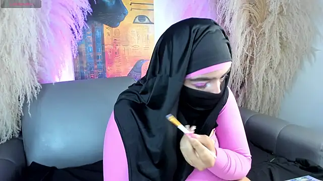 Snapshot of dalila_gool chatting on 10.21.25 dalila gool online show from 10.21.25