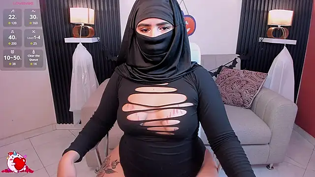 Snapshot of dalila_gool chatting on 10.30.25 dalila gool online show from 10.30.25