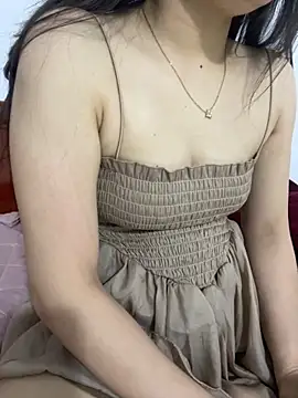 Snapshot of lee_ly chatting on 10.16.25 lee ly online show from 10.16.25