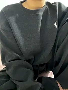 Snapshot of lee_ly chatting on 11.04.25 lee ly online show from 11.04.25