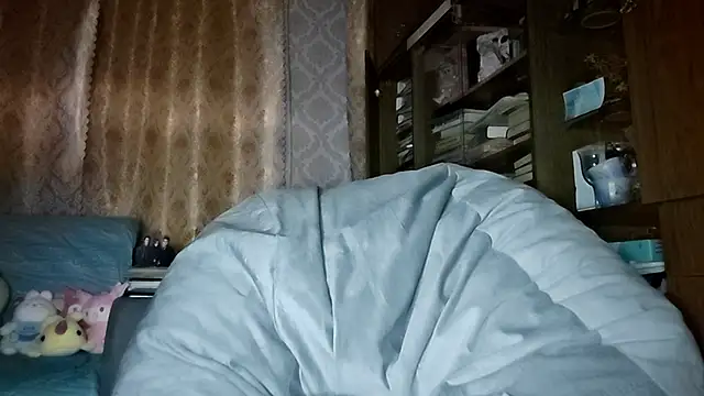 LynteriLain online show from 09.29.25