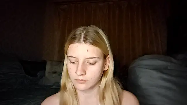 LynteriLain online show from 10.14.25