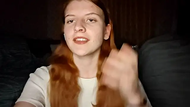 LynteriLain online show from 10.27.25